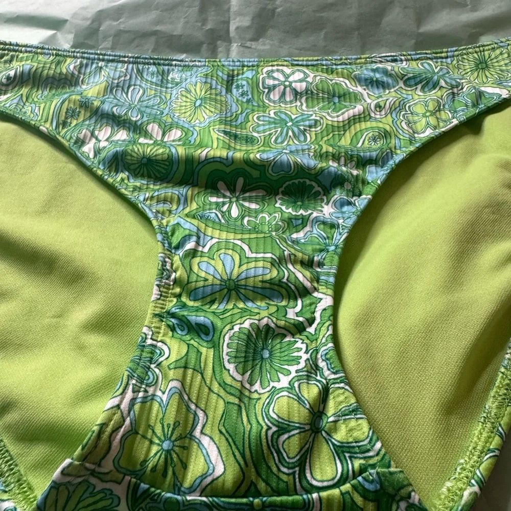 NWOT Hollister Bikini Bottoms Green Flowers size Large Classic Swimwear